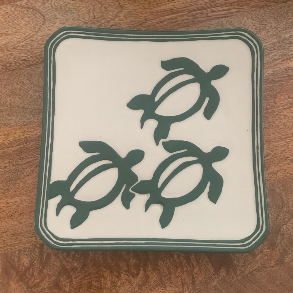 Lee Ceramics Hawaii Honu Sea Turtles Square Plate 7 3/4” Plate Aloha Collection